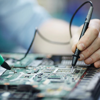 PLC és mikrokontrolleres áramkör technika és programozás